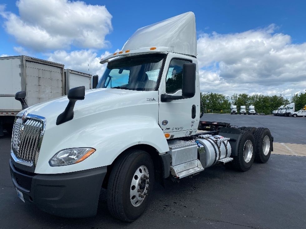 Day Cab Tractor-Heavy Duty Tractors-International-2019-LT625-Harrisburg-PA-406,740\n\t\tmiles-$ 24,250 - Image 3