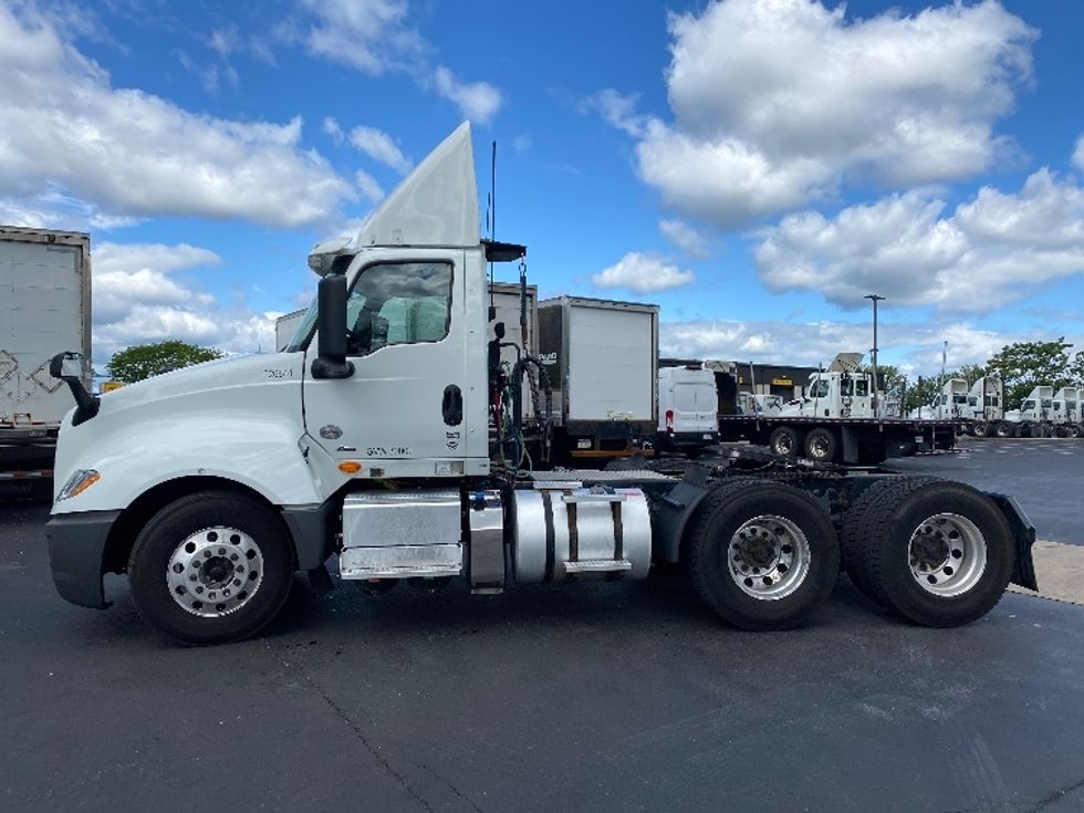 Day Cab Tractor-Heavy Duty Tractors-International-2019-LT625-Harrisburg-PA-406,740\n\t\tmiles-$ 24,250 - Image 4
