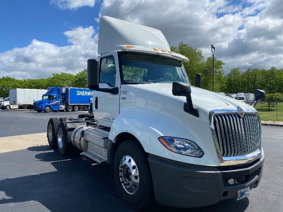 Day Cab Tractor-Heavy Duty Tractors-International-2019-LT625-Harrisburg-PA-417,977\n\t\tmiles-$ 23,500 - Image 1