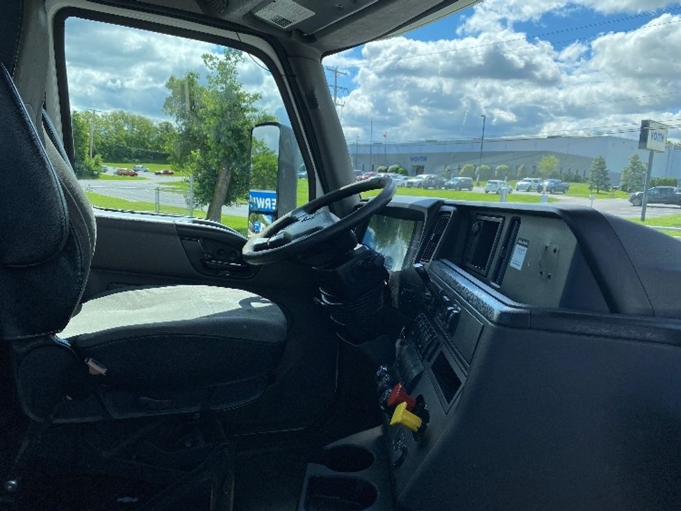 Day Cab Tractor-Heavy Duty Tractors-International-2019-LT625-Harrisburg-PA-417,977\n\t\tmiles-$ 23,500 - Image 14