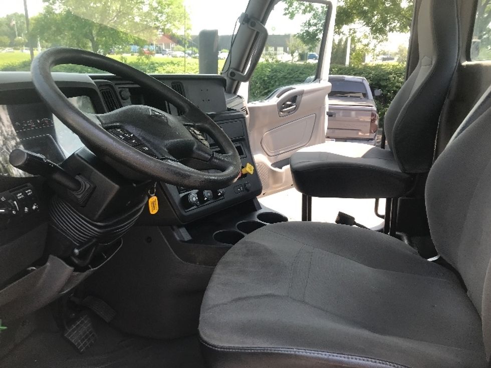 Day Cab Tractor-Heavy Duty Tractors-International-2019-LT625-Harrisburg-PA-492,435\n\t\tmiles-$ 22,750 - Image 10