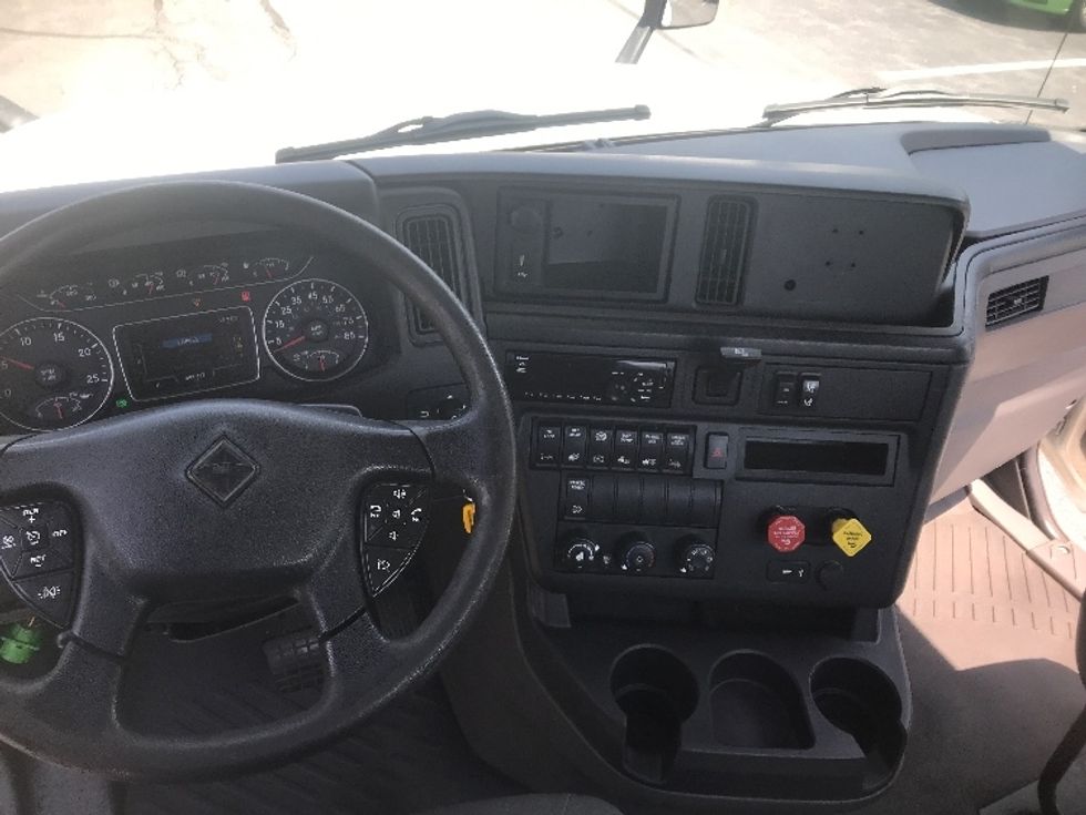 Day Cab Tractor-Heavy Duty Tractors-International-2019-LT625-Harrisburg-PA-492,435\n\t\tmiles-$ 22,750 - Image 11