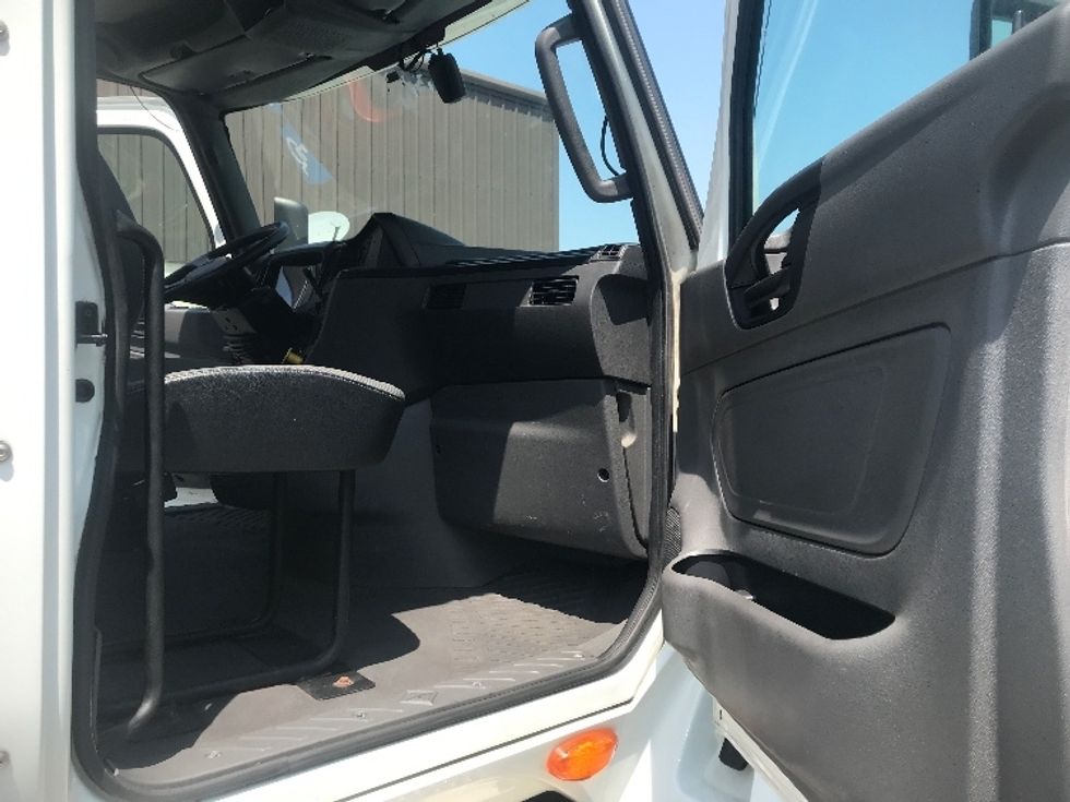 Day Cab Tractor-Heavy Duty Tractors-International-2019-LT625-Harrisburg-PA-492,435\n\t\tmiles-$ 22,750 - Image 12