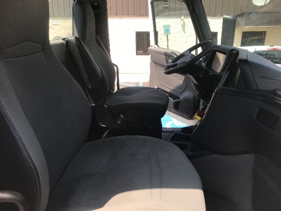 Day Cab Tractor-Heavy Duty Tractors-International-2019-LT625-Harrisburg-PA-492,435\n\t\tmiles-$ 22,750 - Image 14
