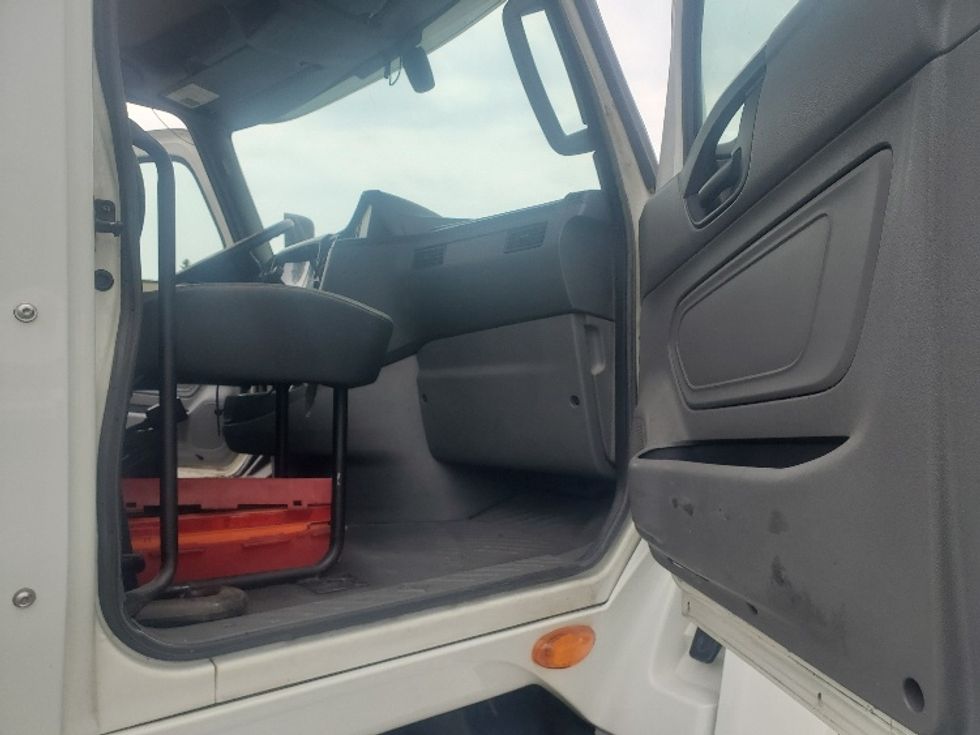 Day Cab Tractor-Heavy Duty Tractors-International-2019-LT625-Hazleton-PA-431,006\n\t\tmiles-$ 22,750 - Image 12