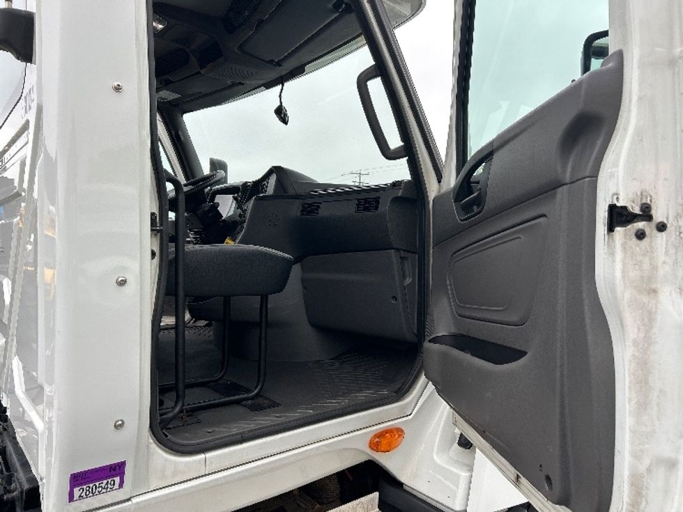 Day Cab Tractor-Heavy Duty Tractors-International-2019-LT625-Hazleton-PA-441,039\n\t\tmiles-$ 22,750 - Image 12