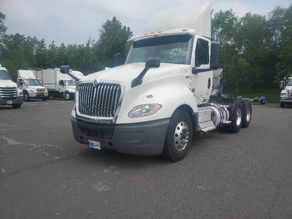Day Cab Tractor-Heavy Duty Tractors-International-2019-LT625-Hazleton-PA-441,414\n\t\tmiles-$ 23,500 - Image 3