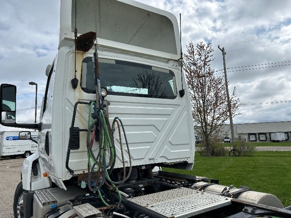 Day Cab Tractor-Heavy Duty Tractors-International-2019-LT625-Holland-MI-268,189\n\t\tmiles-$ 28,750 - Image 16