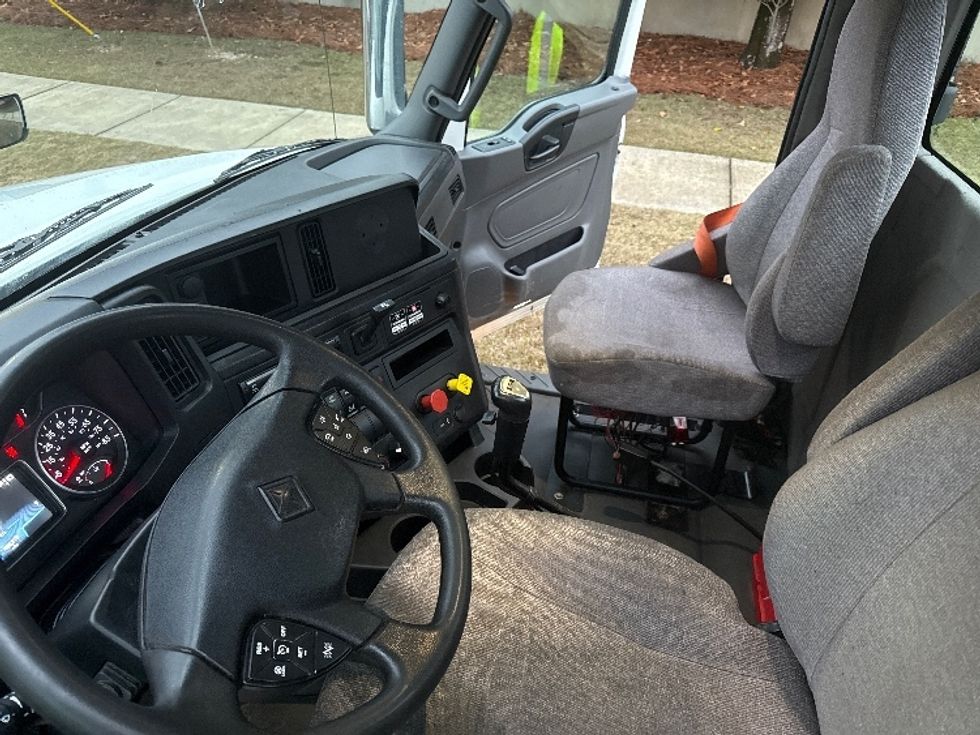 Day Cab Tractor-Heavy Duty Tractors-International-2019-LT625-Homewood-AL-425,337\n\t\tmiles-$ 30,500 - Image 10