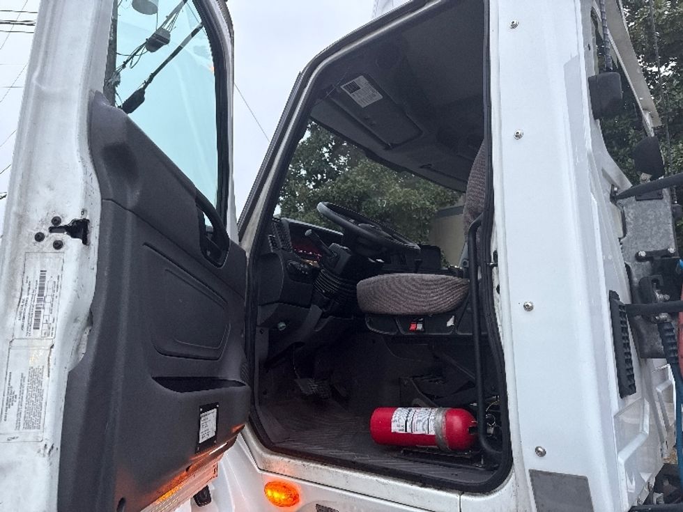 Day Cab Tractor-Heavy Duty Tractors-International-2019-LT625-Homewood-AL-425,337\n\t\tmiles-$ 30,500 - Image 9