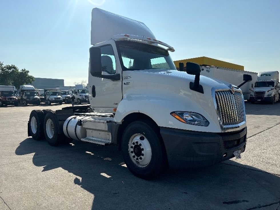 Day Cab Tractor-Heavy Duty Tractors-International-2019-LT625-Houston-TX-233,896\n\t\tmiles-$ 40,250 - Image 1