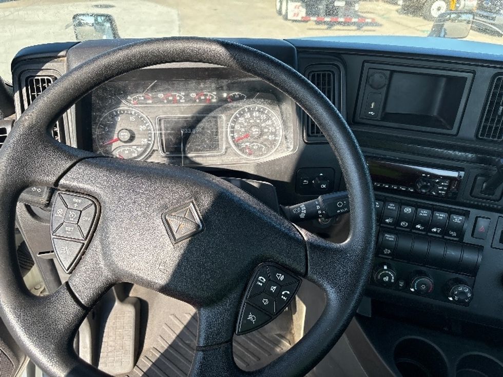 Day Cab Tractor-Heavy Duty Tractors-International-2019-LT625-Houston-TX-233,896\n\t\tmiles-$ 40,250 - Image 11