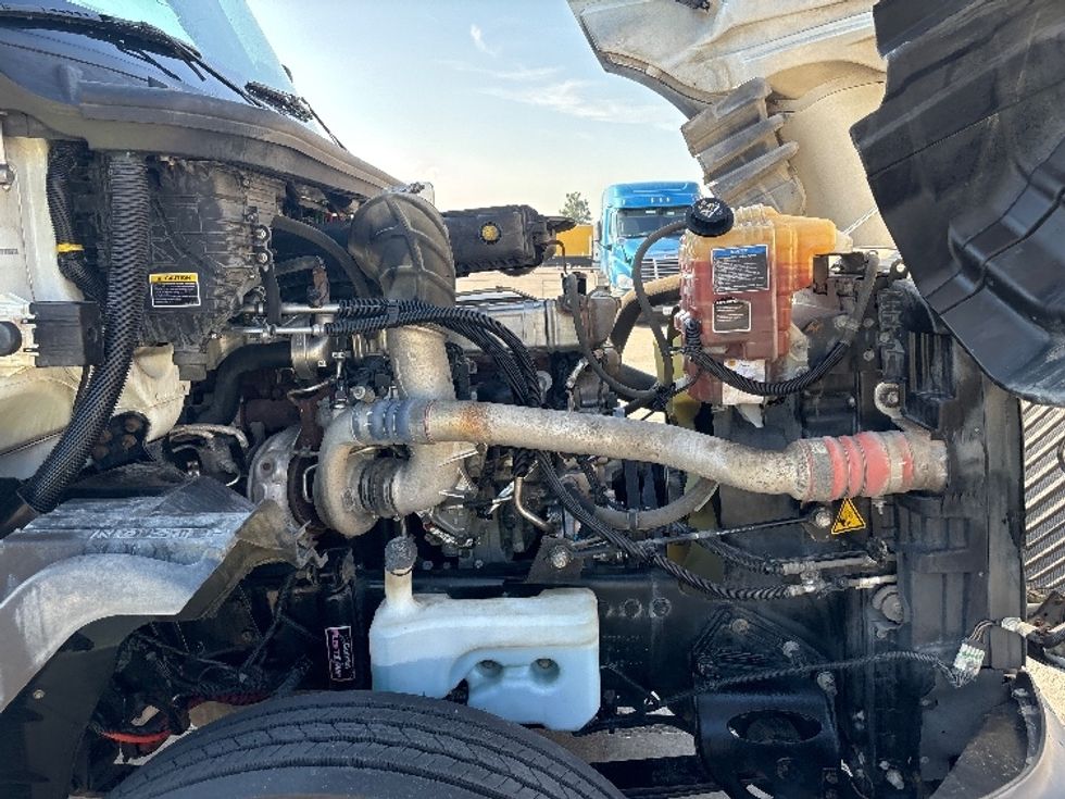 Day Cab Tractor-Heavy Duty Tractors-International-2019-LT625-Houston-TX-233,896\n\t\tmiles-$ 40,250 - Image 15