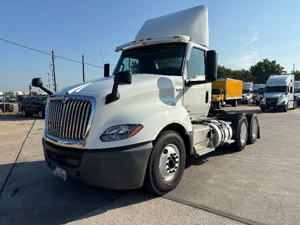 Day Cab Tractor-Heavy Duty Tractors-International-2019-LT625-Houston-TX-233,896\n\t\tmiles-$ 40,250 - Image 3