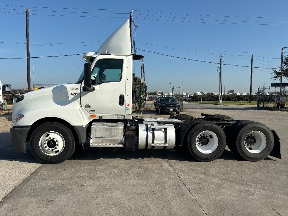 Day Cab Tractor-Heavy Duty Tractors-International-2019-LT625-Houston-TX-233,896\n\t\tmiles-$ 40,250 - Image 4