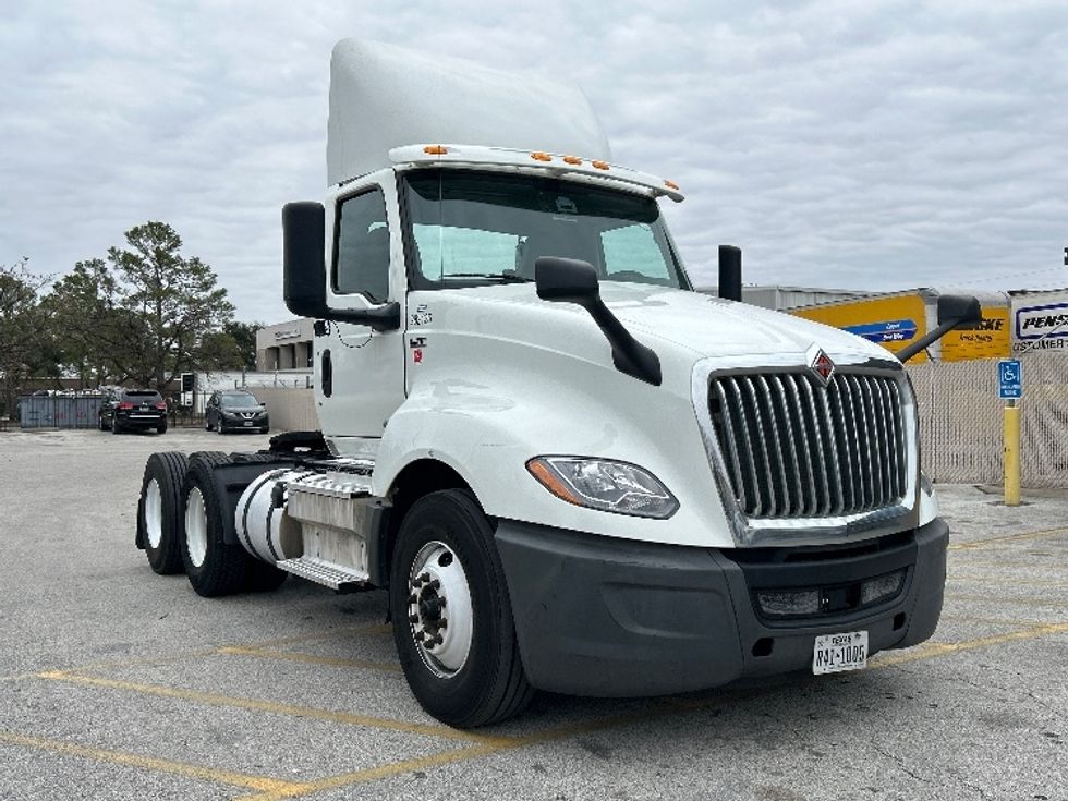 Day Cab Tractor-Heavy Duty Tractors-International-2019-LT625-Houston-TX-315,436\n\t\tmiles-$ 35,000 - Image 1