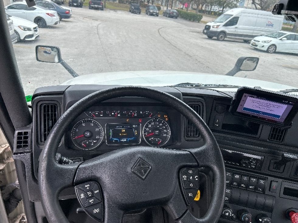 Day Cab Tractor-Heavy Duty Tractors-International-2019-LT625-Houston-TX-315,436\n\t\tmiles-$ 35,000 - Image 11