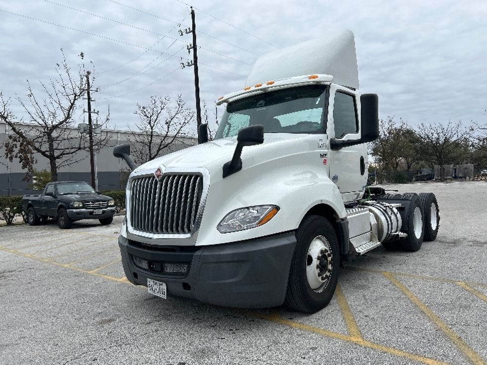 Day Cab Tractor-Heavy Duty Tractors-International-2019-LT625-Houston-TX-315,436\n\t\tmiles-$ 35,000 - Image 3