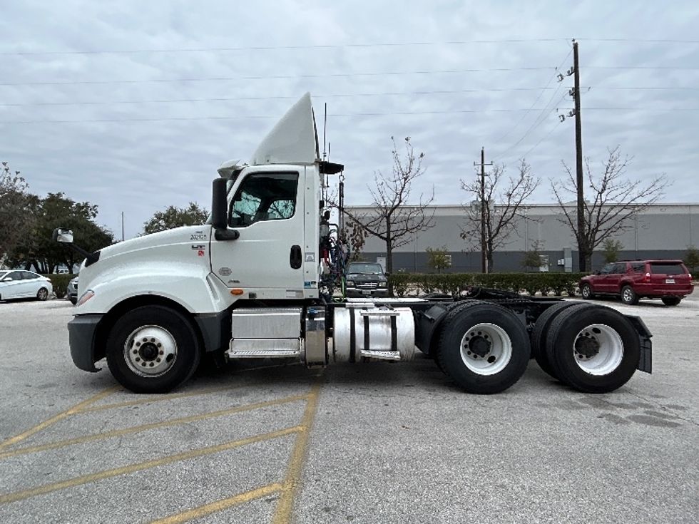 Day Cab Tractor-Heavy Duty Tractors-International-2019-LT625-Houston-TX-315,436\n\t\tmiles-$ 35,000 - Image 4