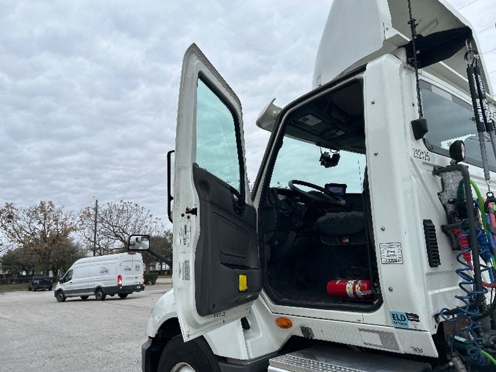 Day Cab Tractor-Heavy Duty Tractors-International-2019-LT625-Houston-TX-315,436\n\t\tmiles-$ 35,000 - Image 9