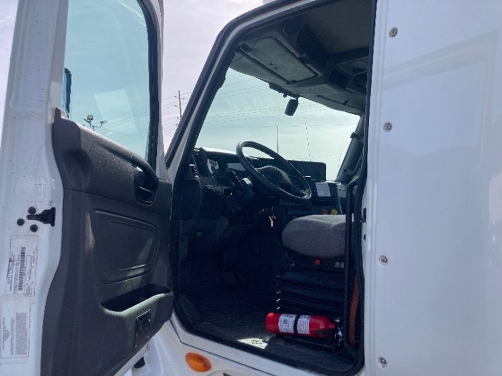 Day Cab Tractor-Heavy Duty Tractors-International-2019-LT625-Indianapolis-IN-557,797\n\t\tmiles-$ 22,000 - Image 9