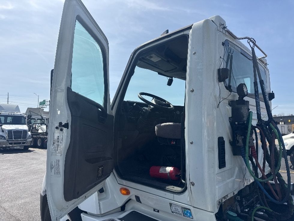 Day Cab Tractor-Heavy Duty Tractors-International-2019-LT625-Indianapolis-IN-596,859\n\t\tmiles-$ 22,000 - Image 9