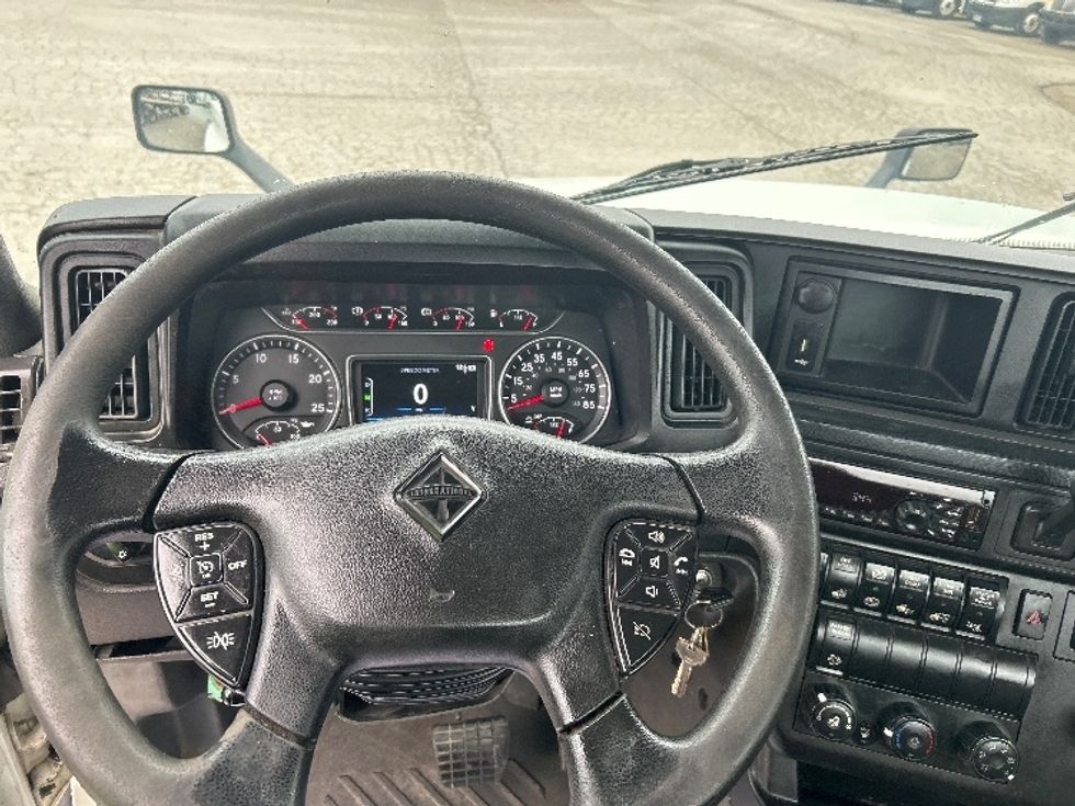 Day Cab Tractor-Heavy Duty Tractors-International-2019-LT625-Jackson-TN-363,995\n\t\tmiles-$ 27,000 - Image 11