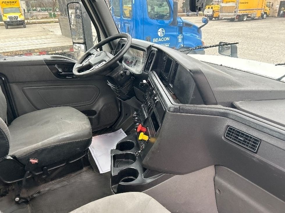 Day Cab Tractor-Heavy Duty Tractors-International-2019-LT625-Jackson-TN-363,995\n\t\tmiles-$ 27,000 - Image 14