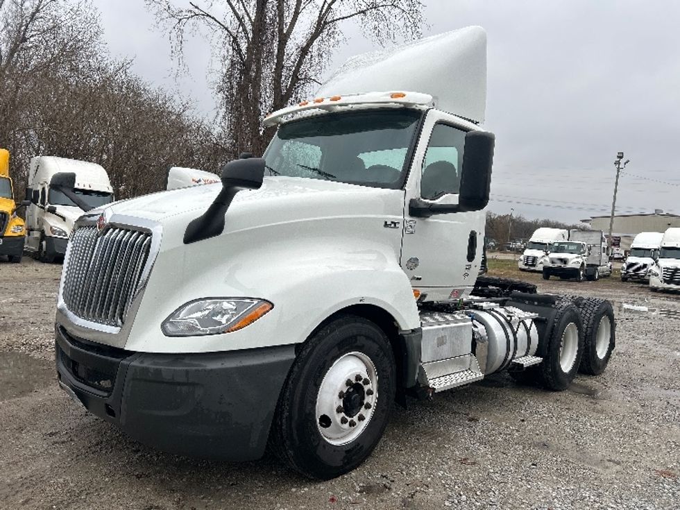 Day Cab Tractor-Heavy Duty Tractors-International-2019-LT625-Jackson-TN-363,995\n\t\tmiles-$ 27,000 - Image 3