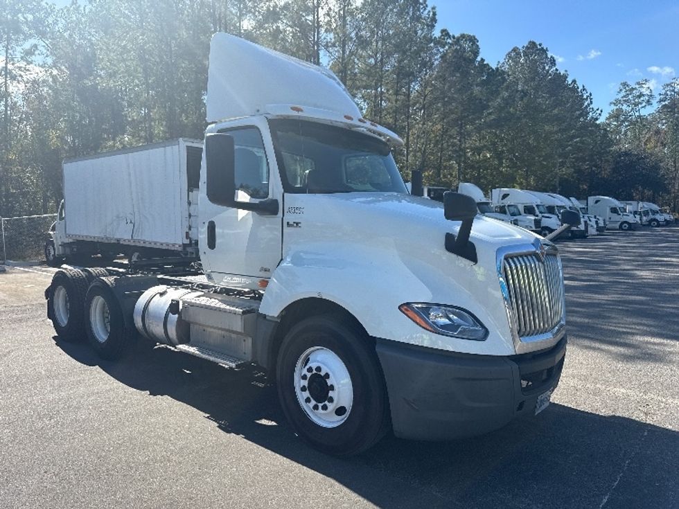 Day Cab Tractor-Heavy Duty Tractors-International-2019-LT625-Jacksonville-FL-513,055\n\t\tmiles-$ 22,250 - Image 1