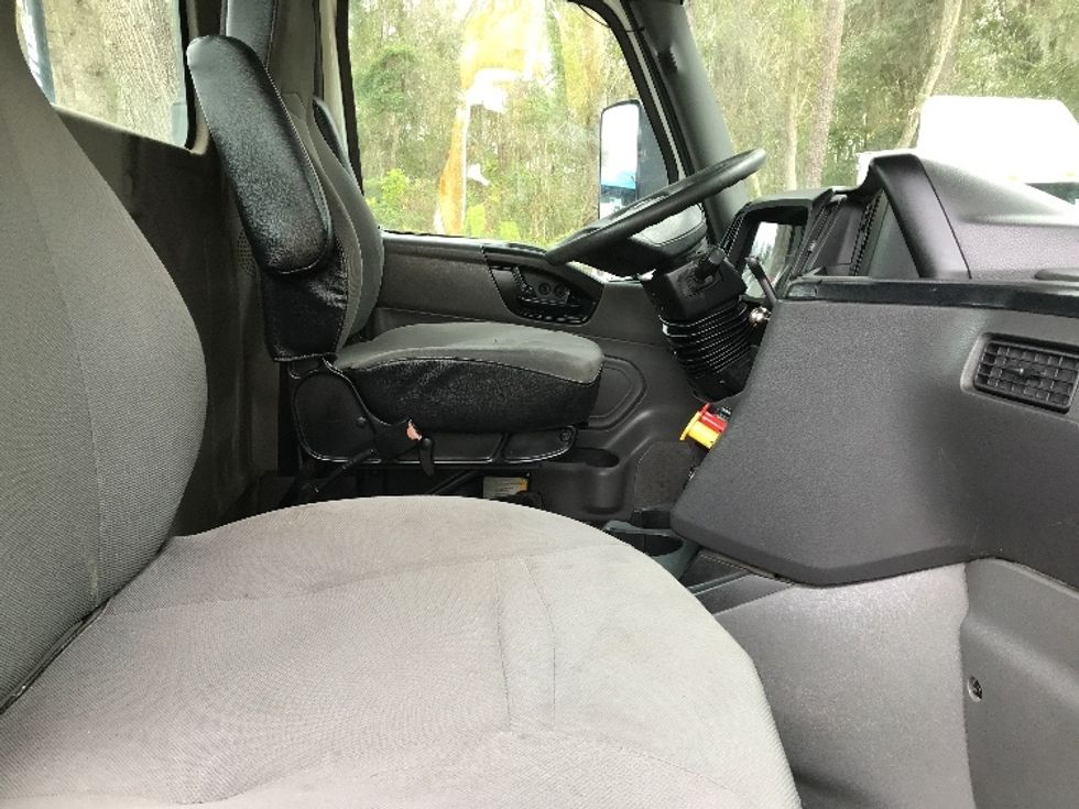 Day Cab Tractor-Heavy Duty Tractors-International-2019-LT625-Jacksonville-FL-513,055\n\t\tmiles-$ 22,250 - Image 14