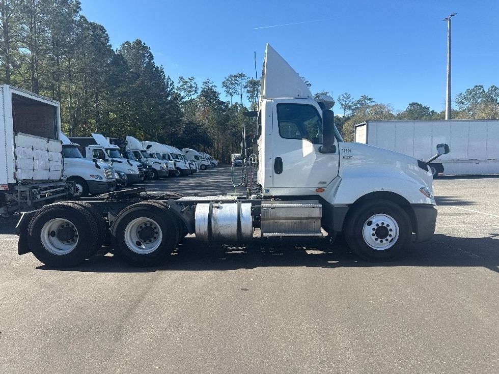 Day Cab Tractor-Heavy Duty Tractors-International-2019-LT625-Jacksonville-FL-513,055\n\t\tmiles-$ 22,250 - Image 8