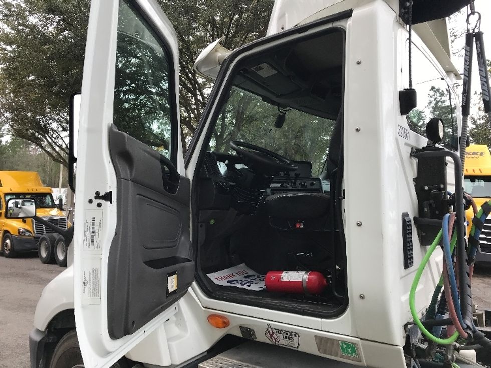 Day Cab Tractor-Heavy Duty Tractors-International-2019-LT625-Jacksonville-FL-513,055\n\t\tmiles-$ 22,250 - Image 9