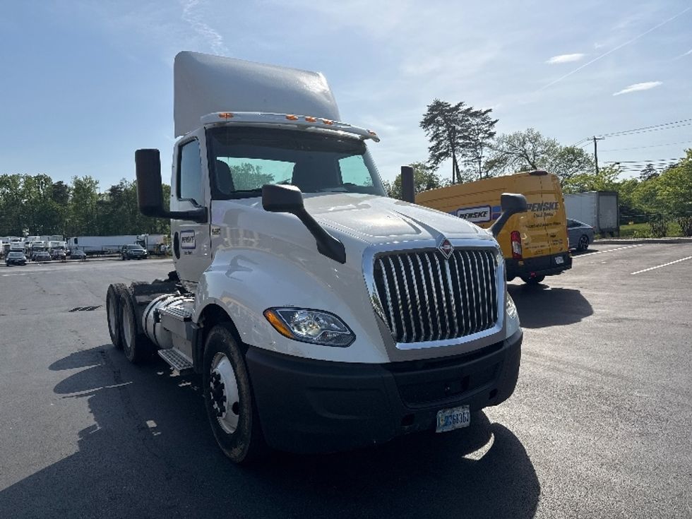 Day Cab Tractor-Heavy Duty Tractors-International-2019-LT625-Jessup-MD-203,633\n\t\tmiles-$ 31,000 - Image 1