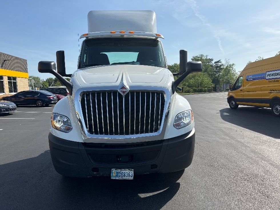 Day Cab Tractor-Heavy Duty Tractors-International-2019-LT625-Jessup-MD-221,315\n\t\tmiles-$ 26,000 - Image 2