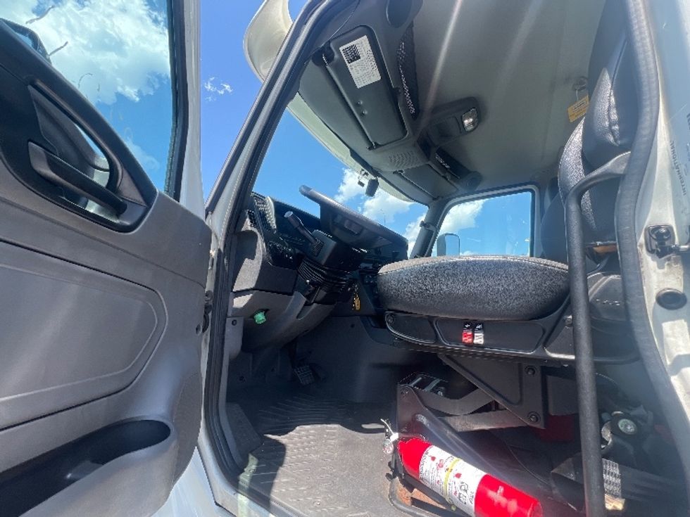 Day Cab Tractor-Heavy Duty Tractors-International-2019-LT625-Jessup-MD-336,368\n\t\tmiles-$ 27,250 - Image 9