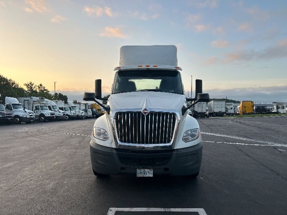 Day Cab Tractor-Heavy Duty Tractors-International-2019-LT625-Jessup-MD-395,621\n\t\tmiles-$ 24,500 - Image 2