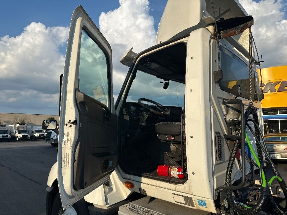 Day Cab Tractor-Heavy Duty Tractors-International-2019-LT625-Jessup-MD-425,848\n\t\tmiles-$ 22,750 - Image 9