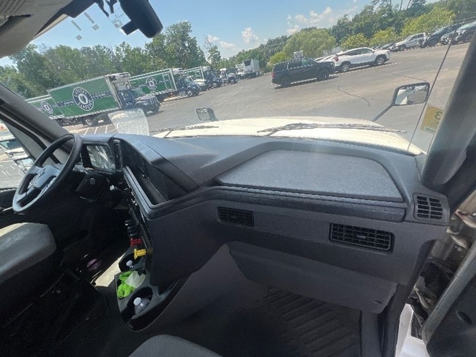 Day Cab Tractor-Heavy Duty Tractors-International-2019-LT625-Jessup-MD-450,000\n\t\tmiles-$ 24,000 - Image 11