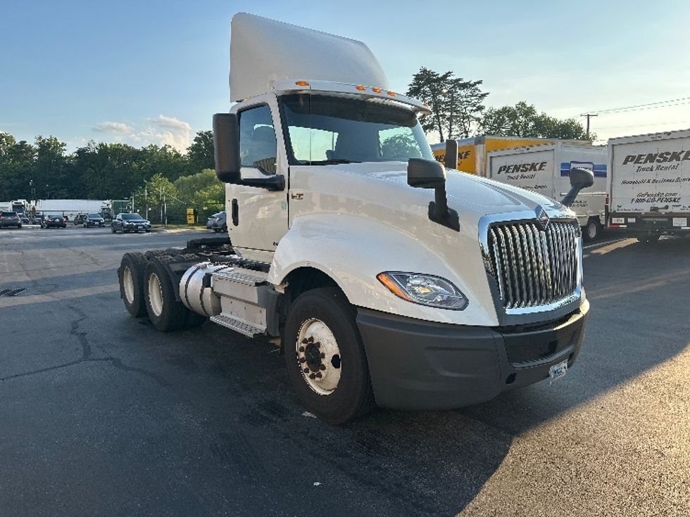 Day Cab Tractor-Heavy Duty Tractors-International-2019-LT625-Jessup-MD-452,850\n\t\tmiles-$ 23,250 - Image 1