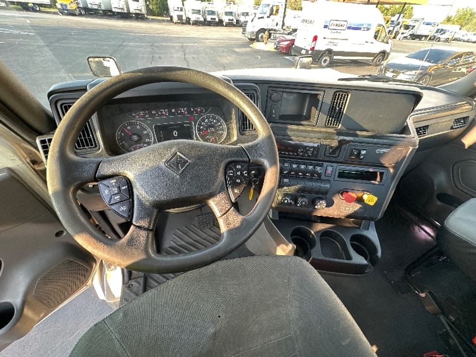 Day Cab Tractor-Heavy Duty Tractors-International-2019-LT625-Jessup-MD-452,850\n\t\tmiles-$ 23,250 - Image 10