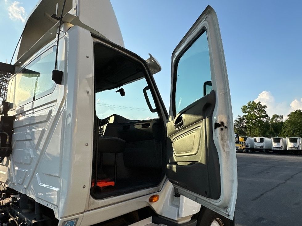 Day Cab Tractor-Heavy Duty Tractors-International-2019-LT625-Jessup-MD-452,850\n\t\tmiles-$ 23,250 - Image 12