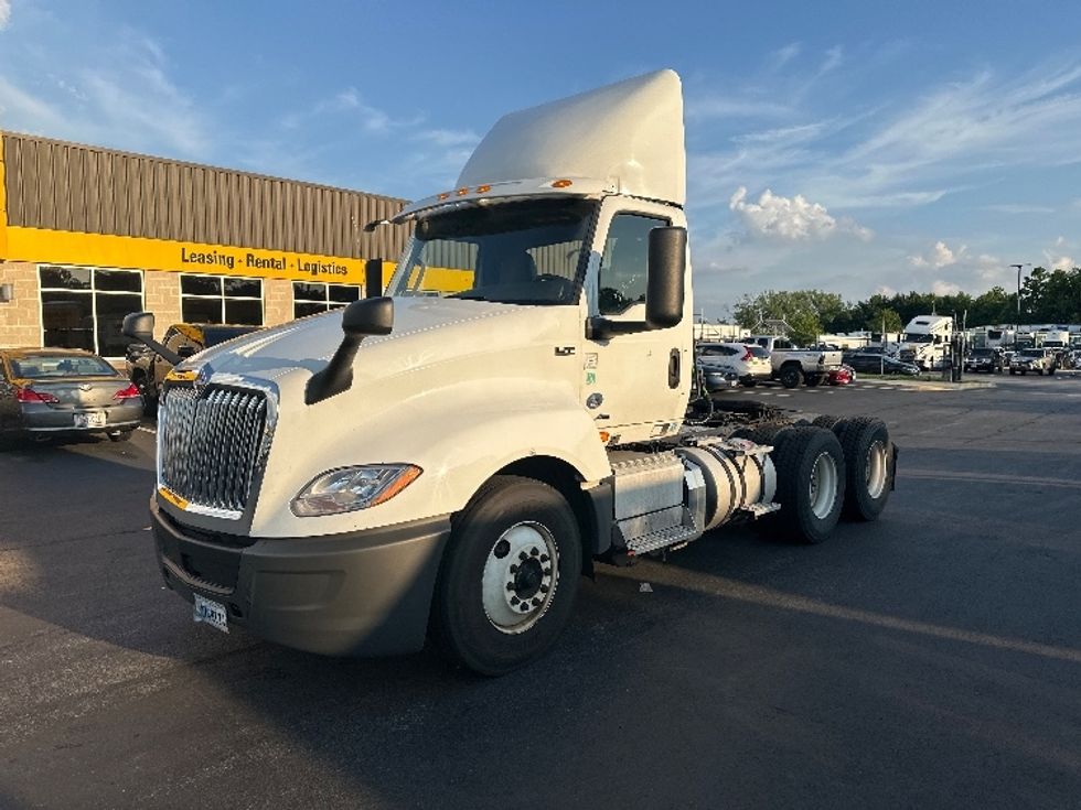Day Cab Tractor-Heavy Duty Tractors-International-2019-LT625-Jessup-MD-452,850\n\t\tmiles-$ 23,250 - Image 3