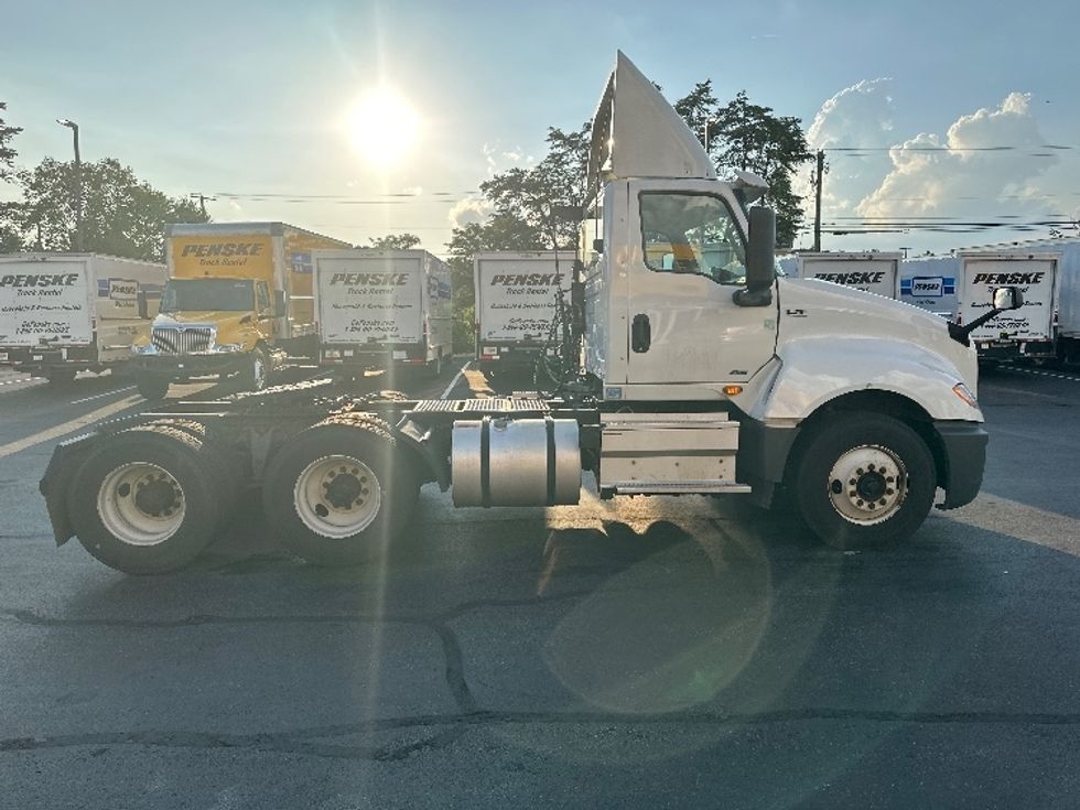 Day Cab Tractor-Heavy Duty Tractors-International-2019-LT625-Jessup-MD-452,850\n\t\tmiles-$ 23,250 - Image 8