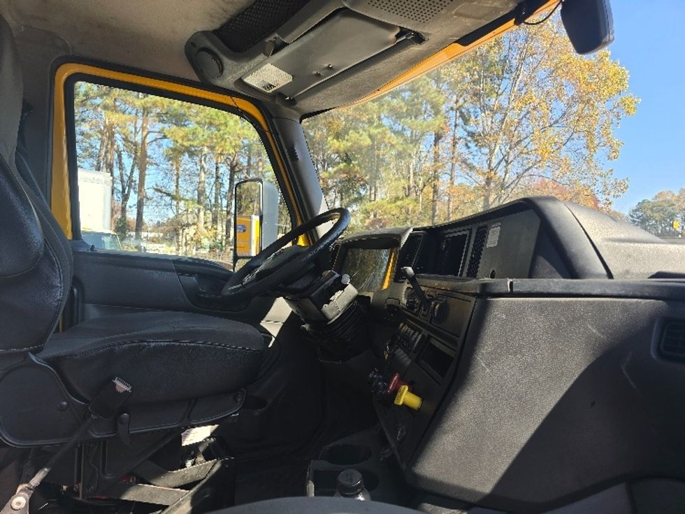Day Cab Tractor-Heavy Duty Tractors-International-2019-LT625-Jonesboro-GA-303,936\n\t\tmiles-$ 23,250 - Image 14