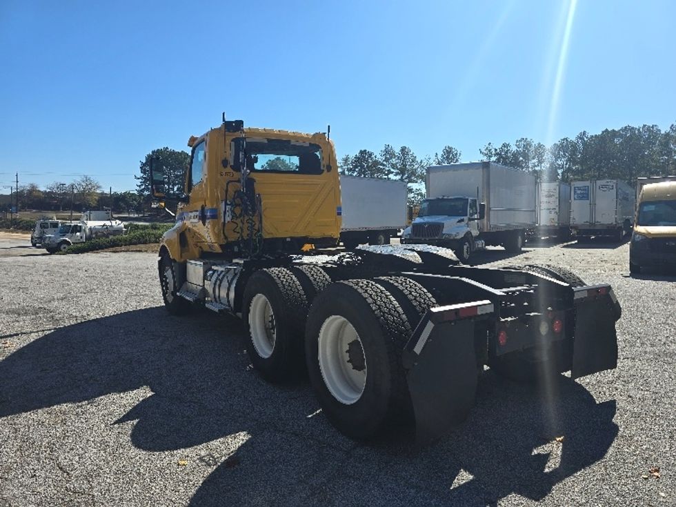 Day Cab Tractor-Heavy Duty Tractors-International-2019-LT625-Jonesboro-GA-303,936\n\t\tmiles-$ 23,250 - Image 5