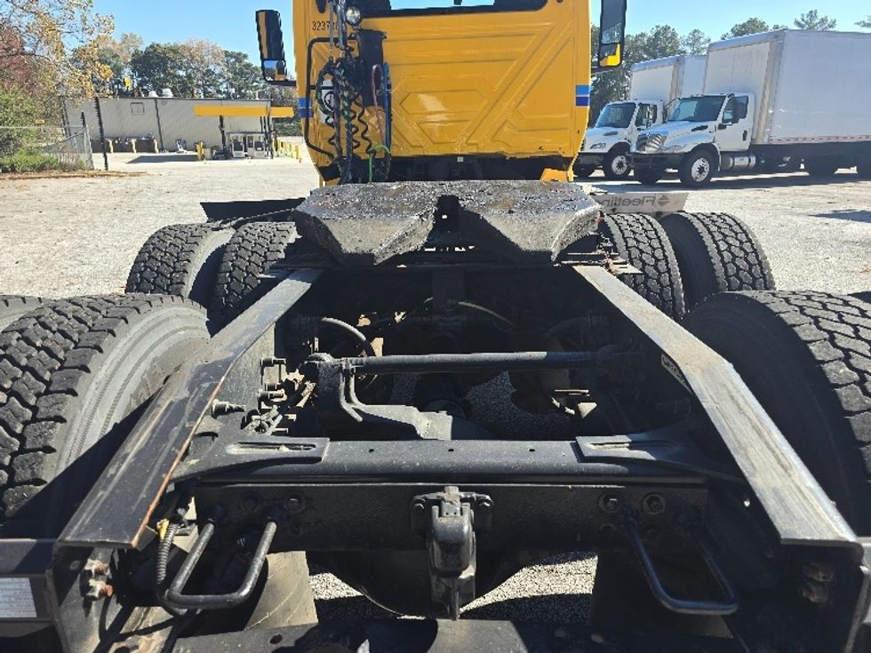 Day Cab Tractor-Heavy Duty Tractors-International-2019-LT625-Jonesboro-GA-303,936\n\t\tmiles-$ 23,250 - Image 6