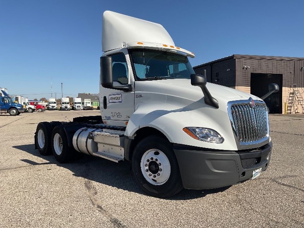 Day Cab Tractor-Heavy Duty Tractors-International-2019-LT625-Kalamazoo-MI-446,038\n\t\tmiles-$ 21,750 - Image 1