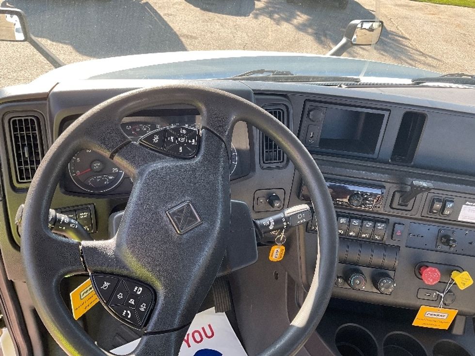 Day Cab Tractor-Heavy Duty Tractors-International-2019-LT625-Kalamazoo-MI-446,038\n\t\tmiles-$ 21,750 - Image 11