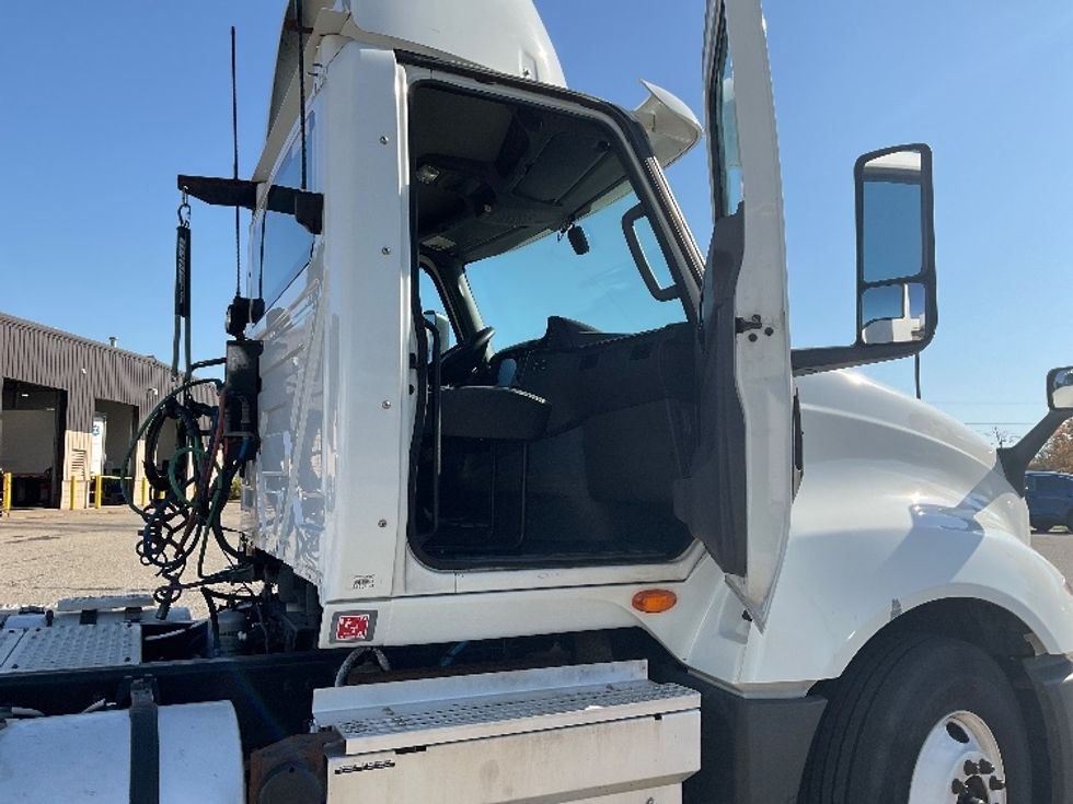 Day Cab Tractor-Heavy Duty Tractors-International-2019-LT625-Kalamazoo-MI-446,038\n\t\tmiles-$ 21,750 - Image 12
